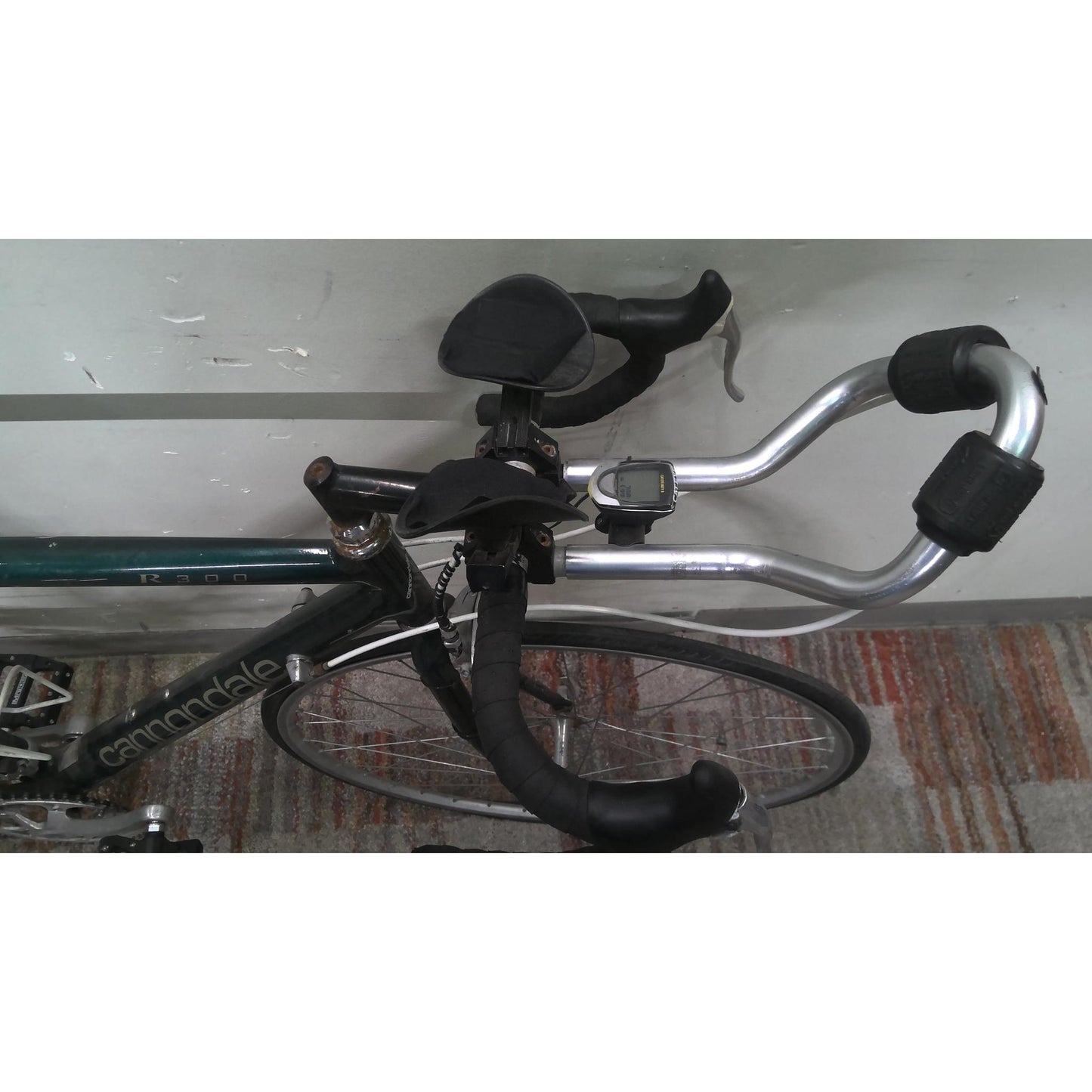 Cannondale R300 Road Bike