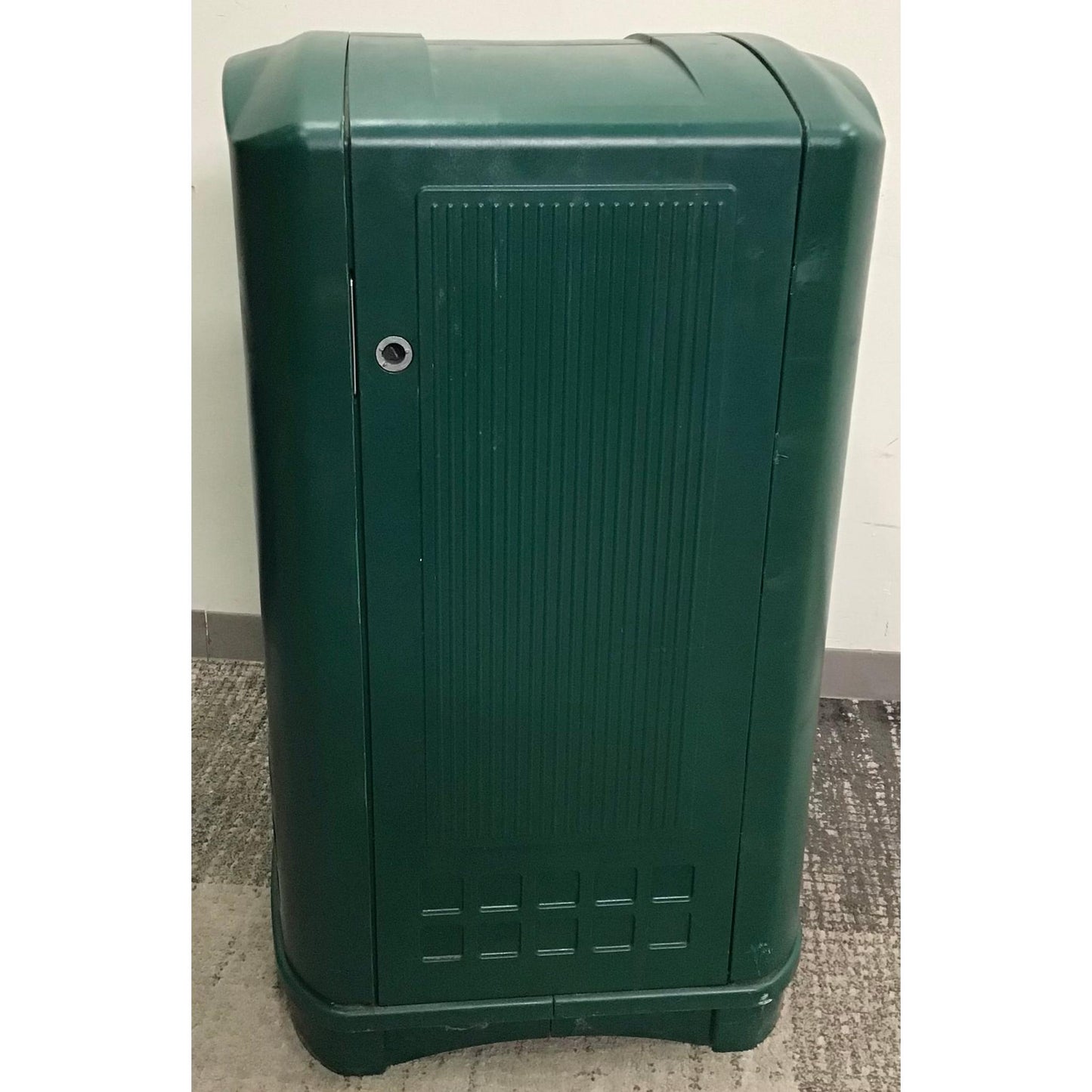 50-Gal. Rubbermaid Commercial Plaza Trash Can