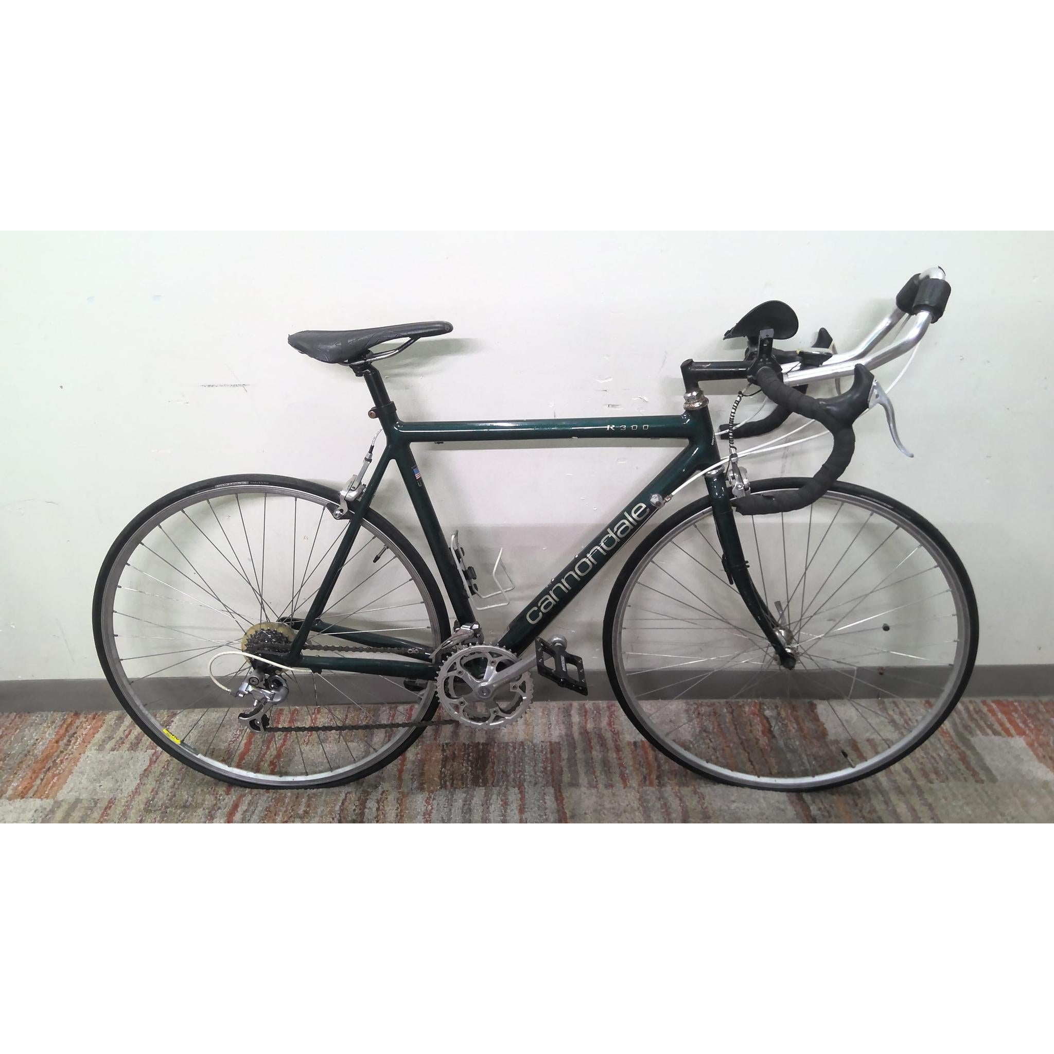 Cannondale R300 Road Bike