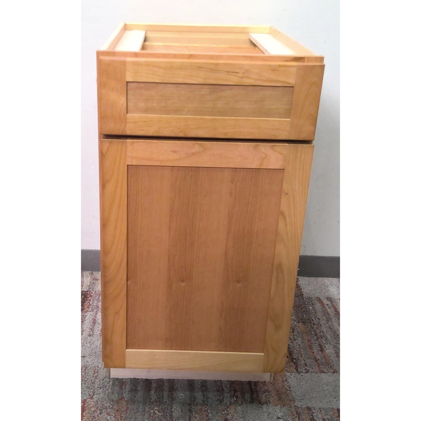 18" Base Cabinet with Trash Pullout