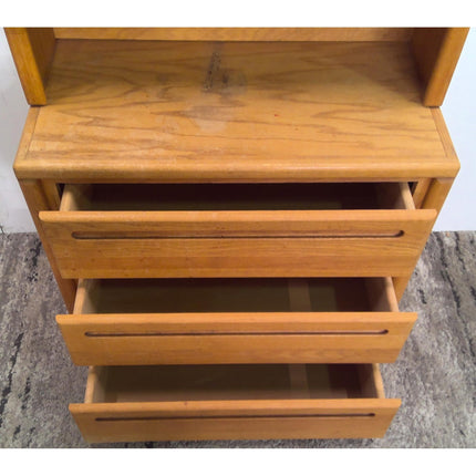 3 Drawer Dresser with Hutch