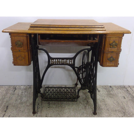Vintage Singer Sewing Table (Added 08/11/2026)