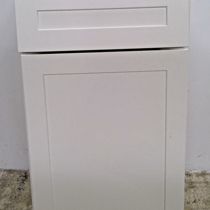 18" White 3-Drawer Base Cabinet (Missing Drawer Hardware)