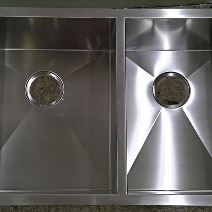 32" Undermount Double Bowl Stainless Steel Sink