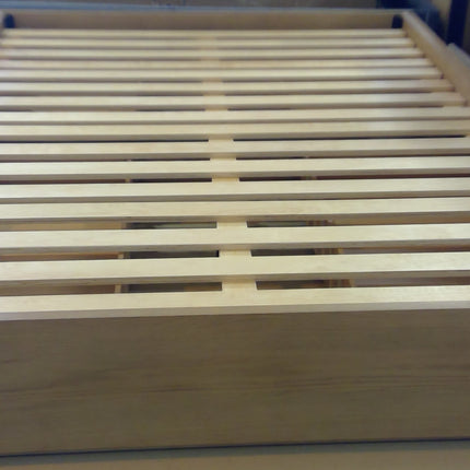 White Oak Queen Platform Storage Bed