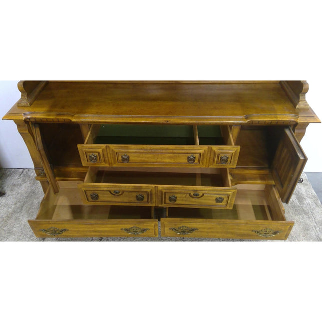 65.5" Dresser with Hutch