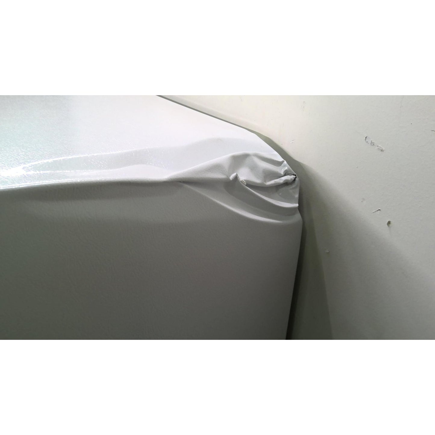 White Hotpoint Top Freezer Refrigerator