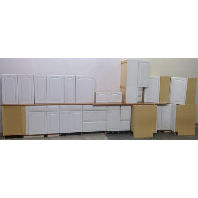 18 Piece White Cabinet Set