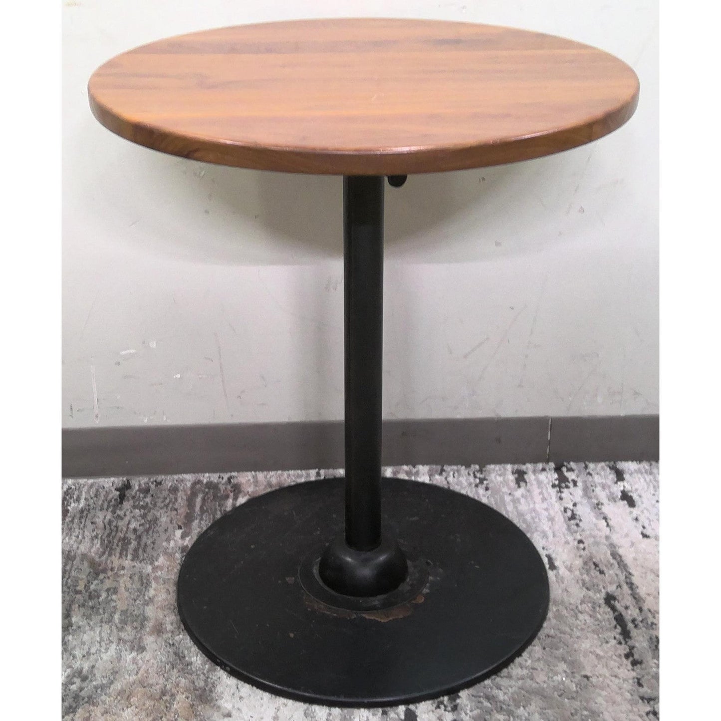 24" Round Table