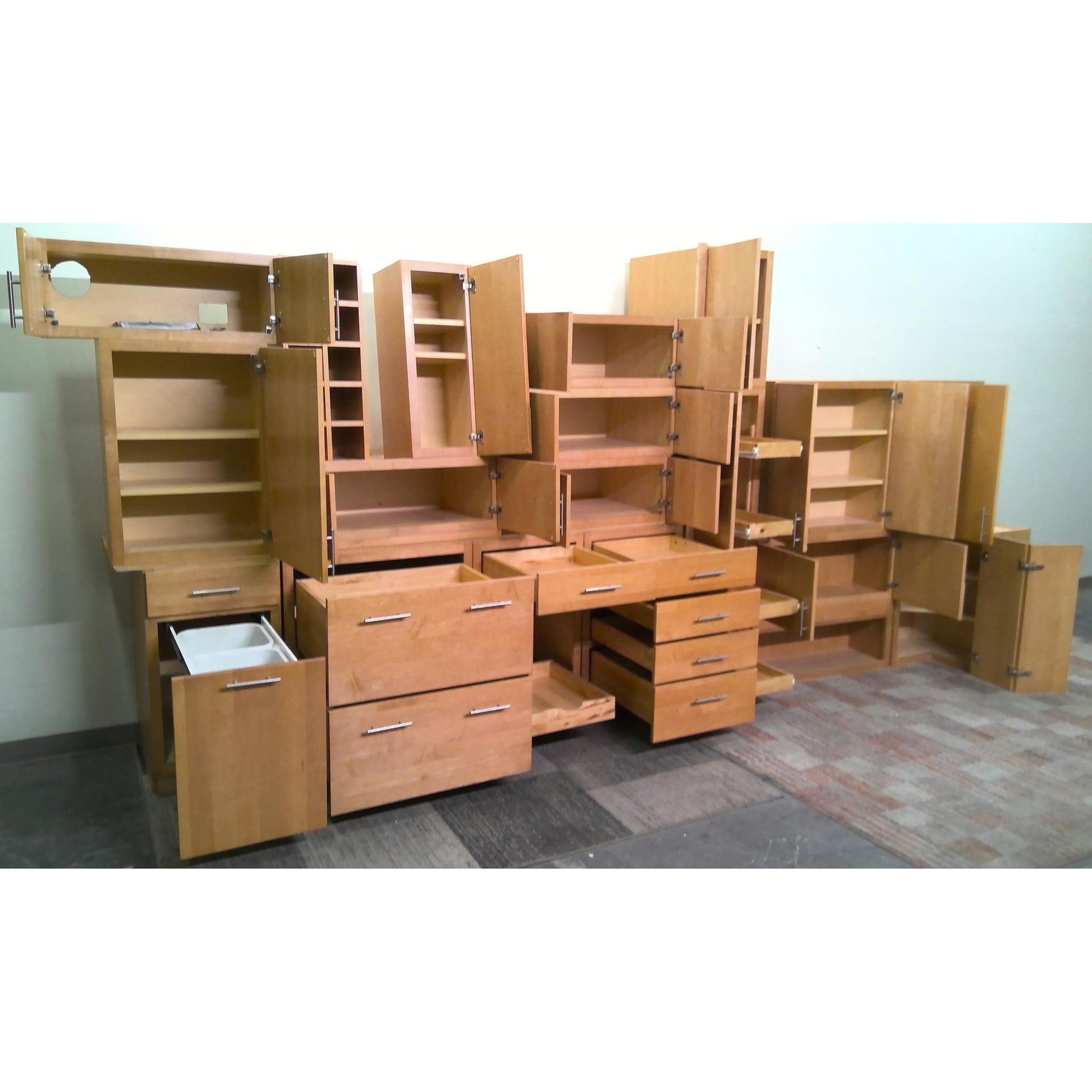 17 Piece Set Cabinet