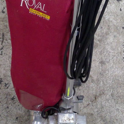 Vintage Royal Everlast 8200 Metal Upright Vacuum Cleaner