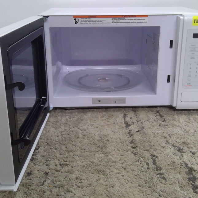 Magic Chef 0.9 cu. ft. 900 Watt Countertop Microwave in White (Added 07/25/2026)