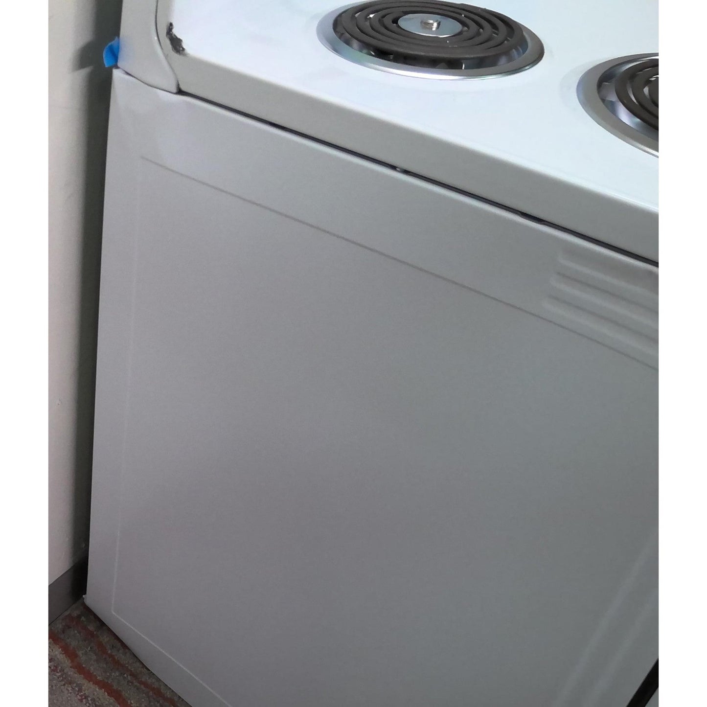 Whirlpool 30-in 4 burners 4.8-cu ft White Freestanding Electric Range