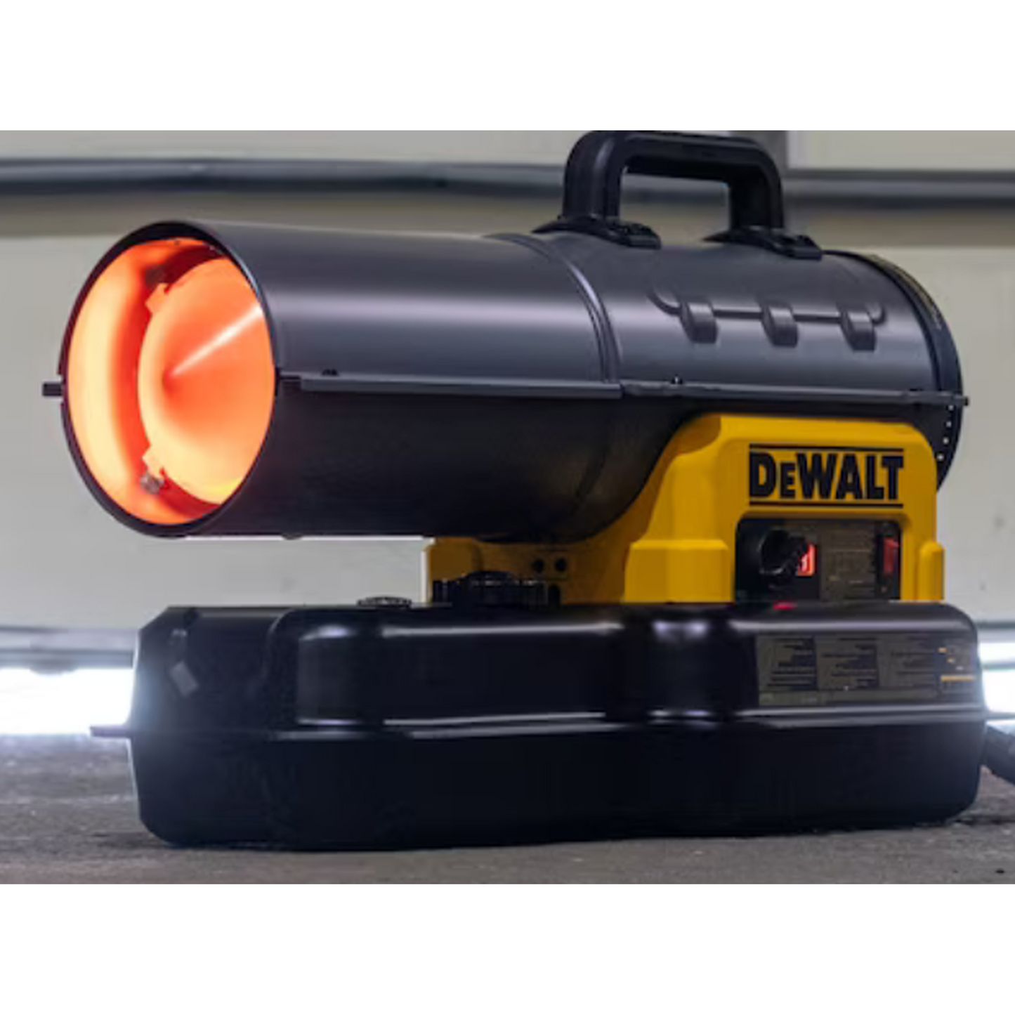 DEWALT 80000 -BTU Forced Air Outdoor Kerosene Heater