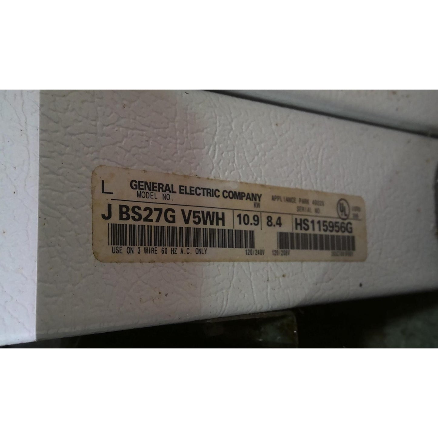 GE White and Black Electric Stove