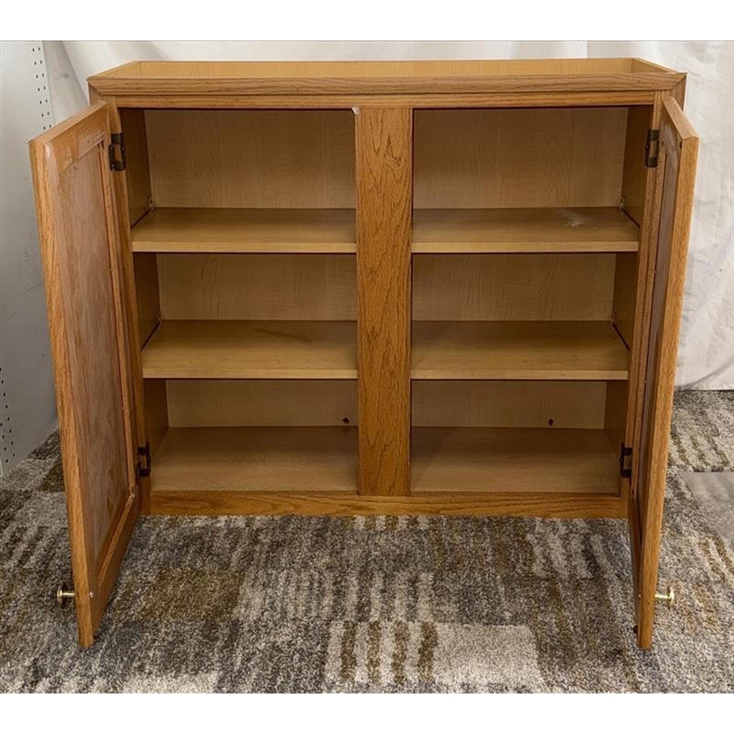 Medium Oak Wall Cabinet