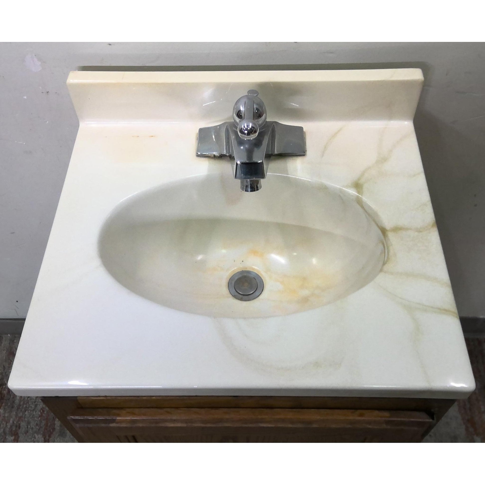 20" Vanity with Faucet