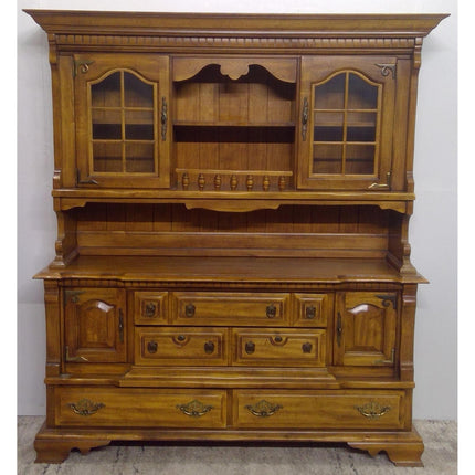 65.5" Dresser with Hutch