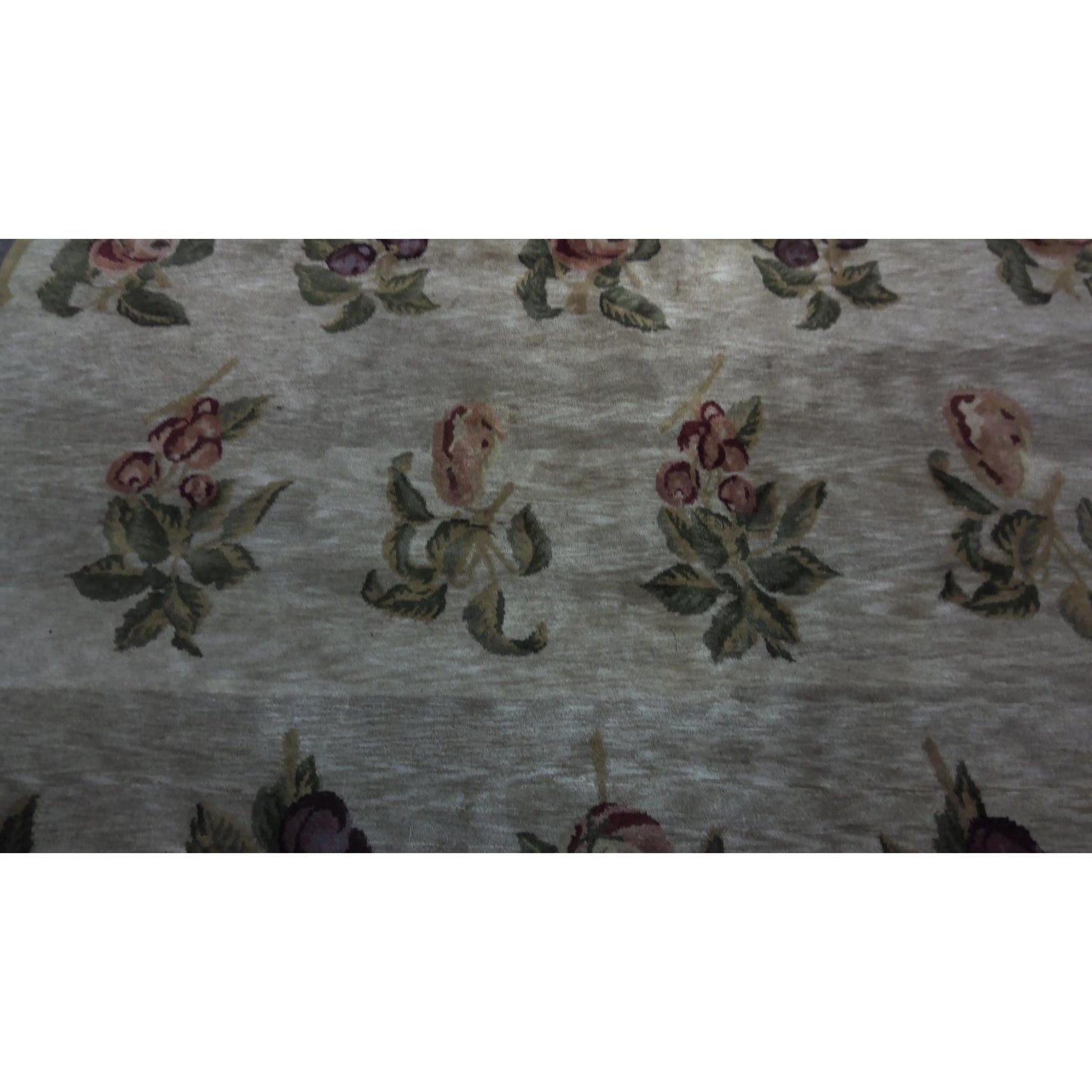 7'8" x 9'8" Floral Rug