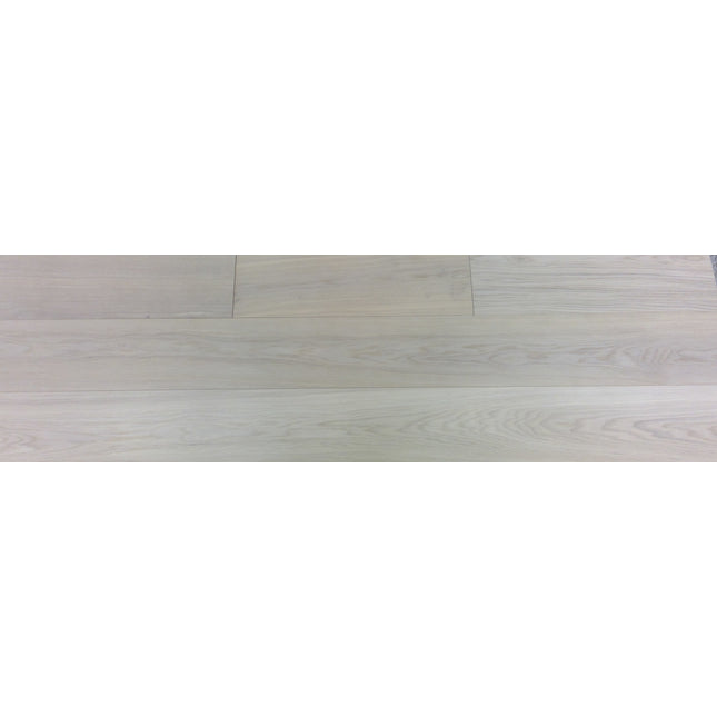 20 Square Feet of Oak Engineered Wood Flooring (1 Box)