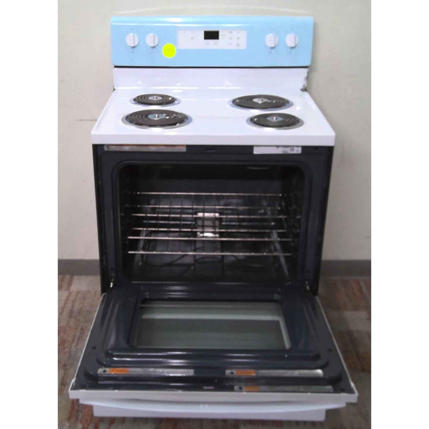 Whirlpool 30-in 4 burners 4.8-cu ft White Freestanding Electric Range