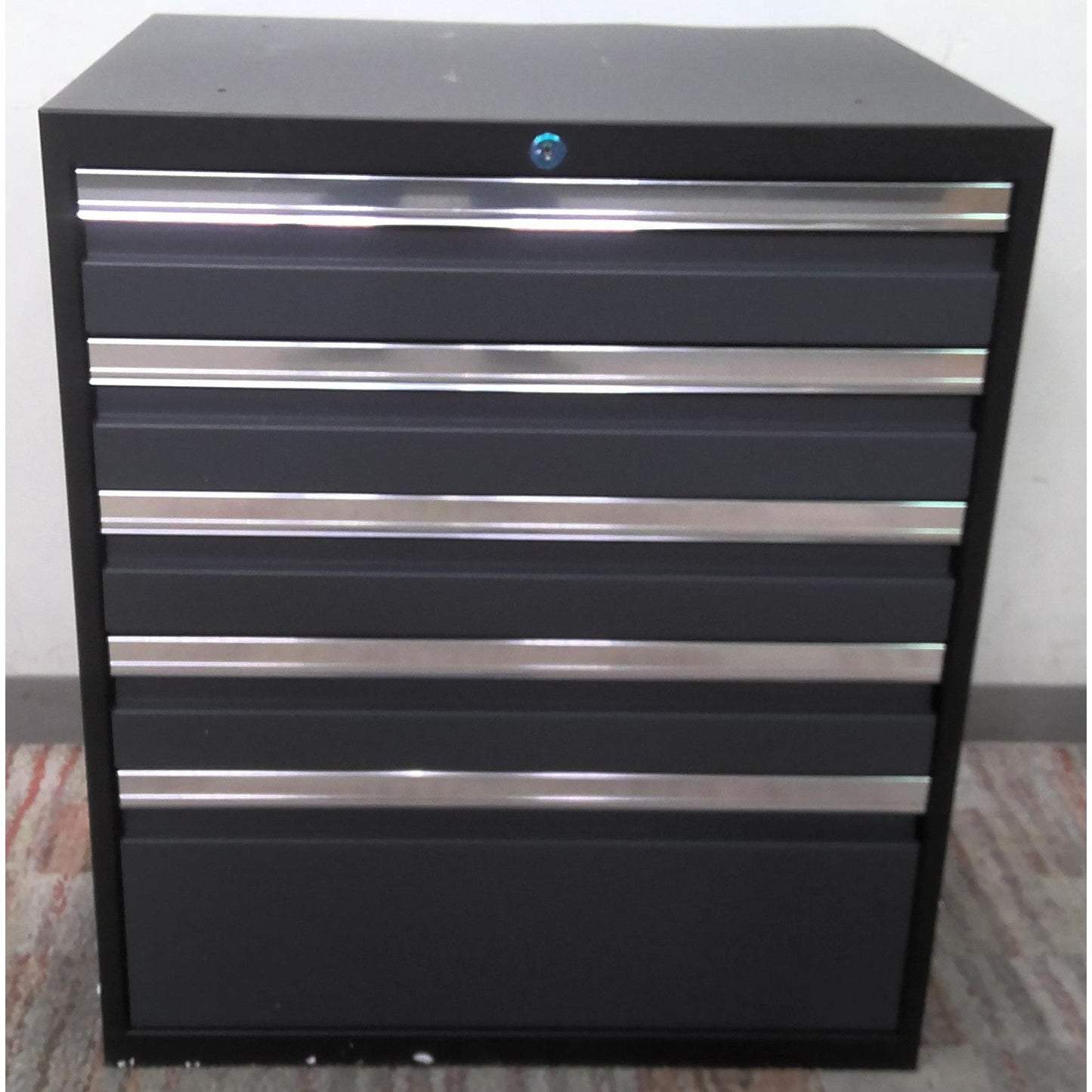 Black and Gray 5-Drawer Tool Cabinet