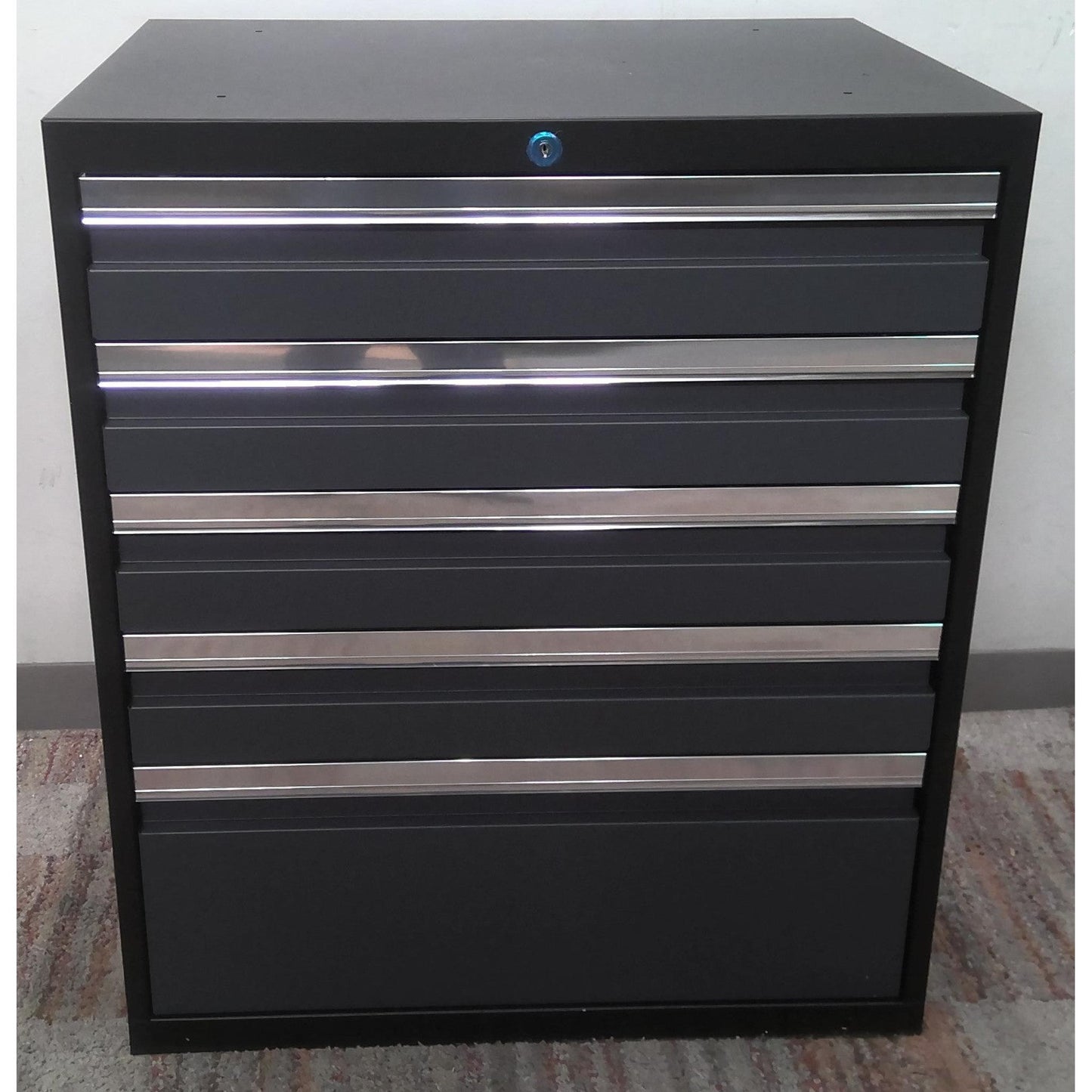 Black and Gray 5-Drawer Tool Cabinet
