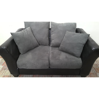 62" Black & Graphite Loveseat