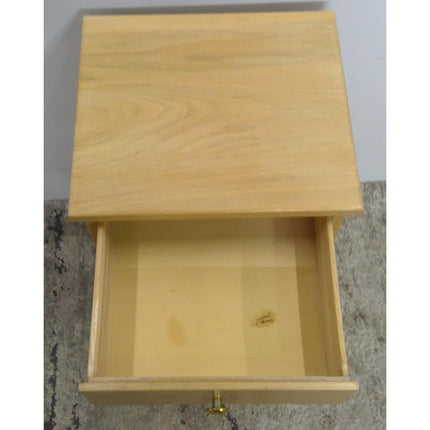 16" Nightstand