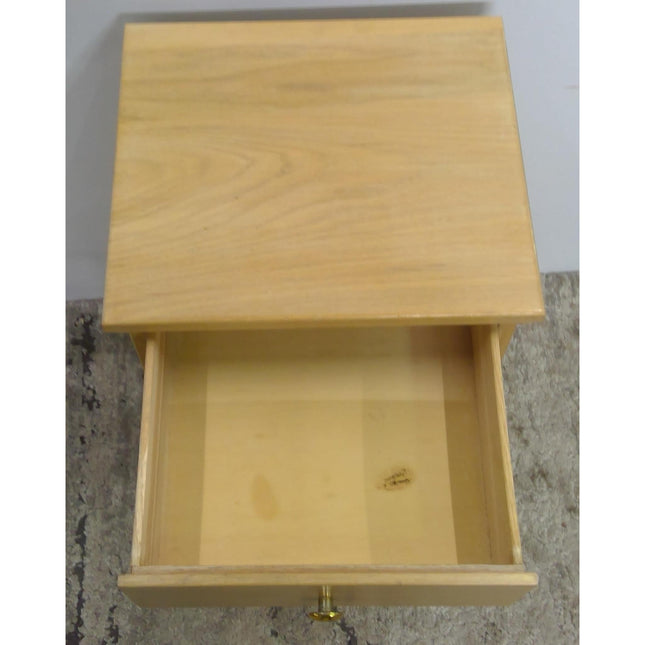 16" Nightstand
