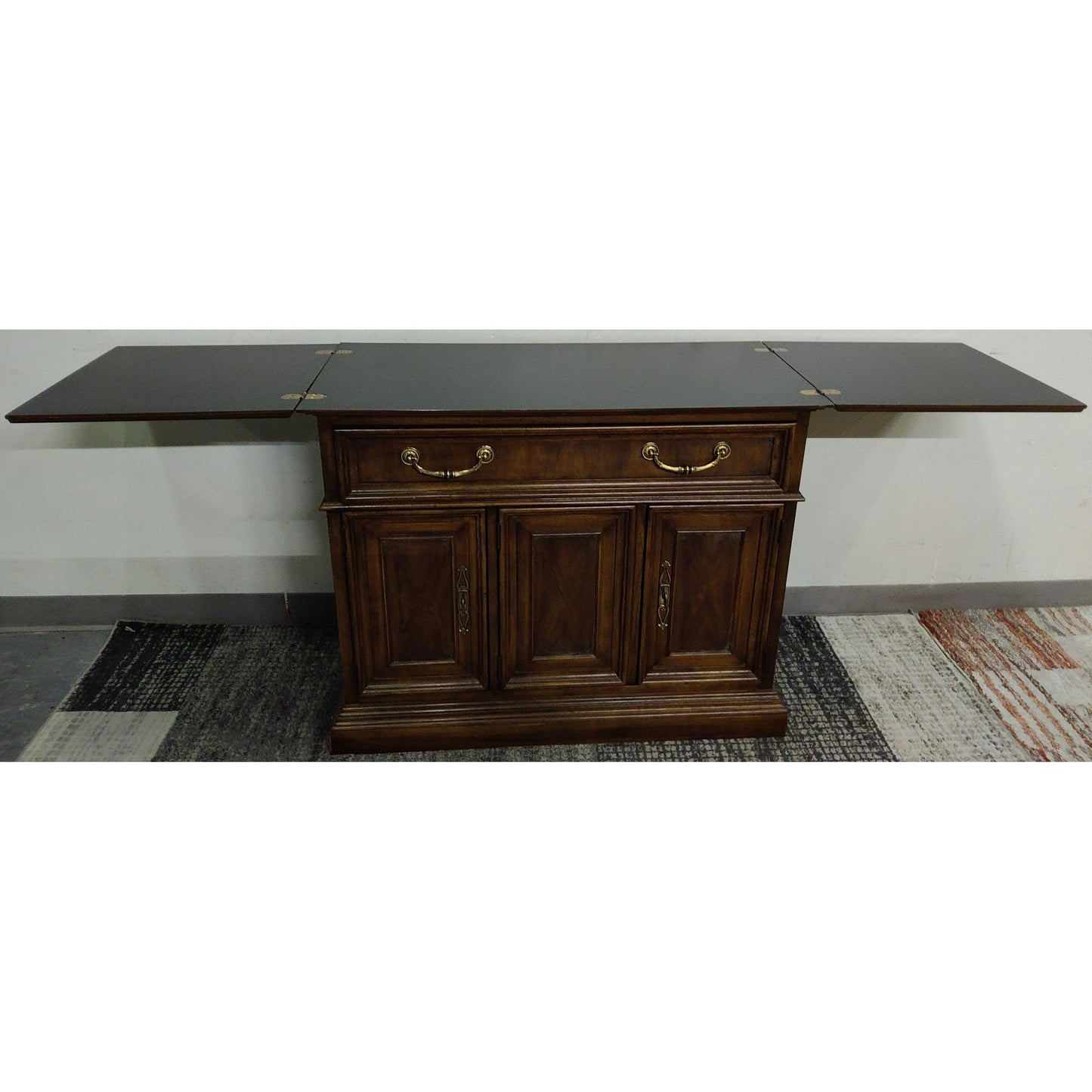38" Flip Top Server