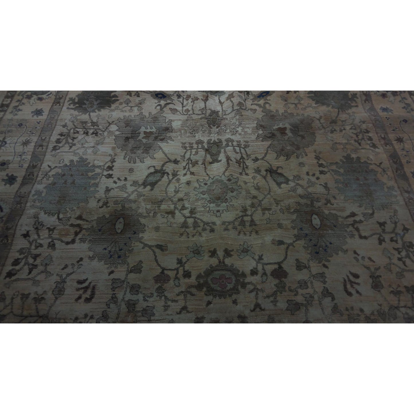 7'10" x 10'10" Rug